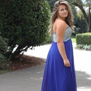 This is a Bloomingdales prom dress.